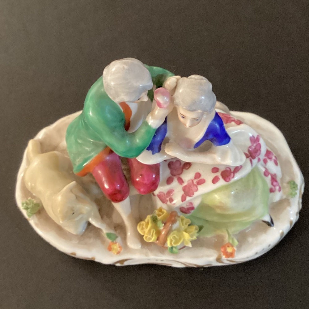 Vintage 1930's Goebel Hummel Porcelain Figurine Courting Couple